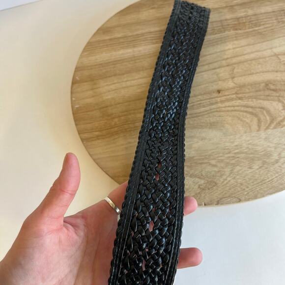 Black Woven Weaved Vegan Leather Free Size Round Buckle Belt Size Large - Picture 4 of 11
